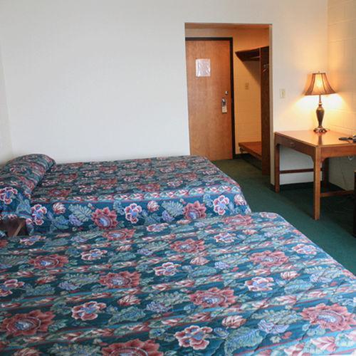 Sunlac Inn Lakota Quarto foto